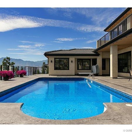 Mission Hill Lake View Villa West Kelowna Exteriör bild