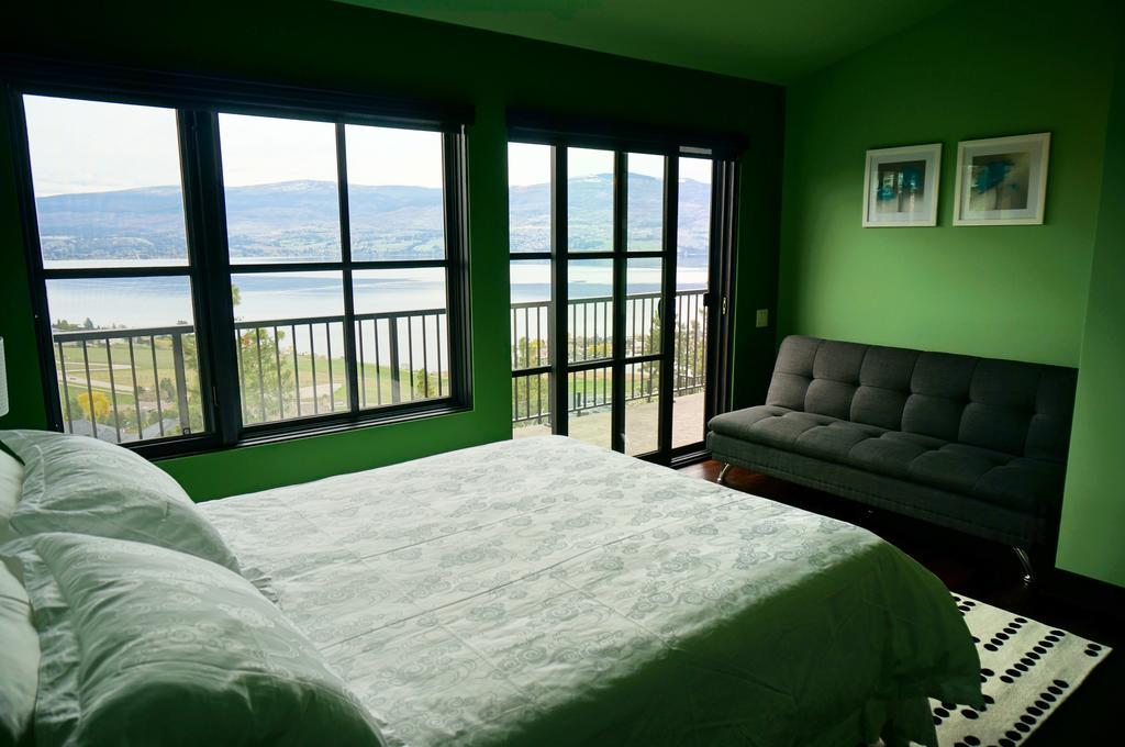 Mission Hill Lake View Villa West Kelowna Exteriör bild