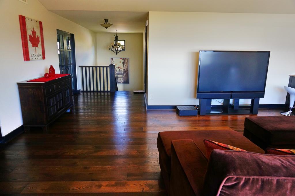 Mission Hill Lake View Villa West Kelowna Exteriör bild