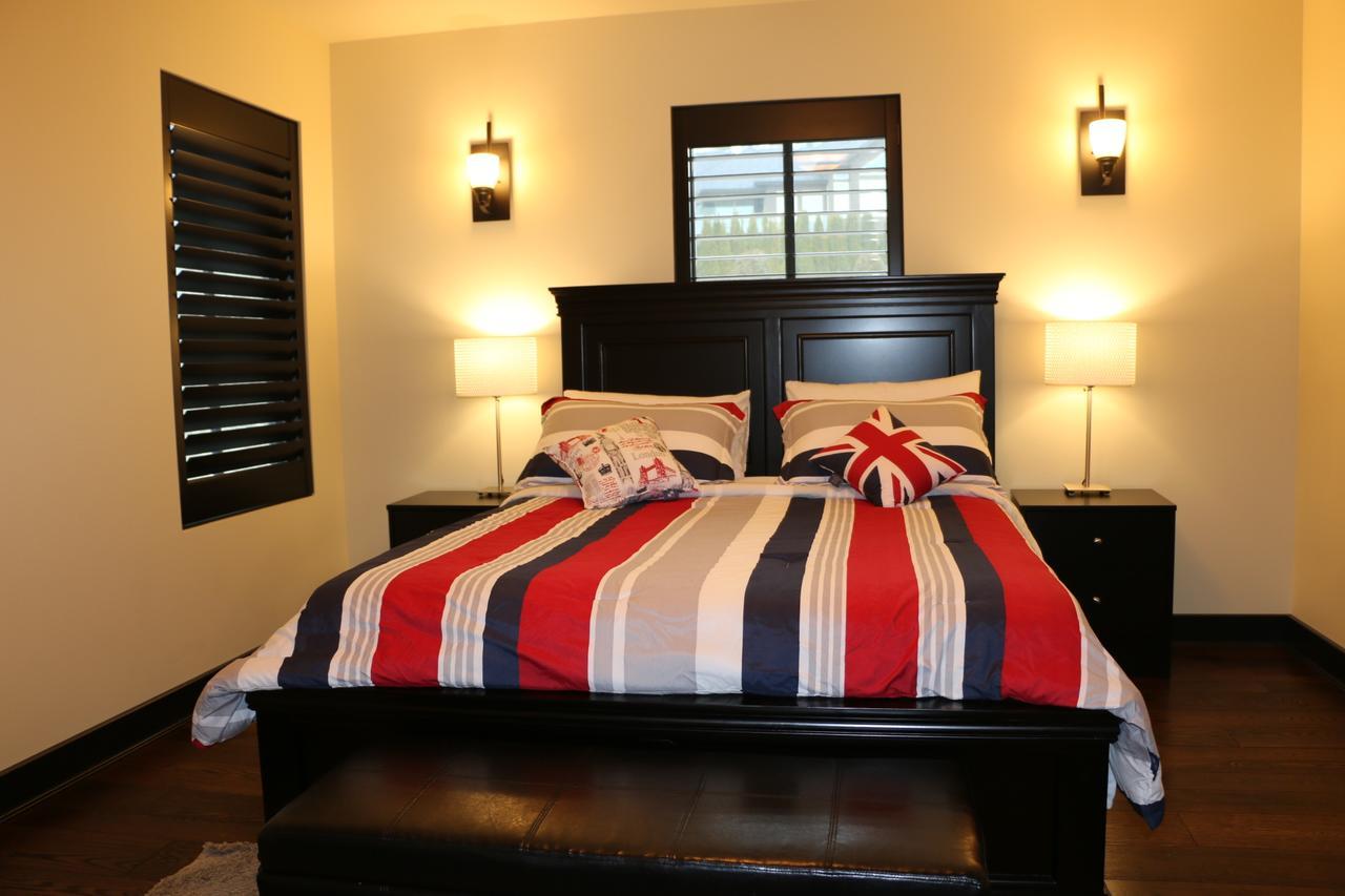 Mission Hill Lake View Villa West Kelowna Exteriör bild