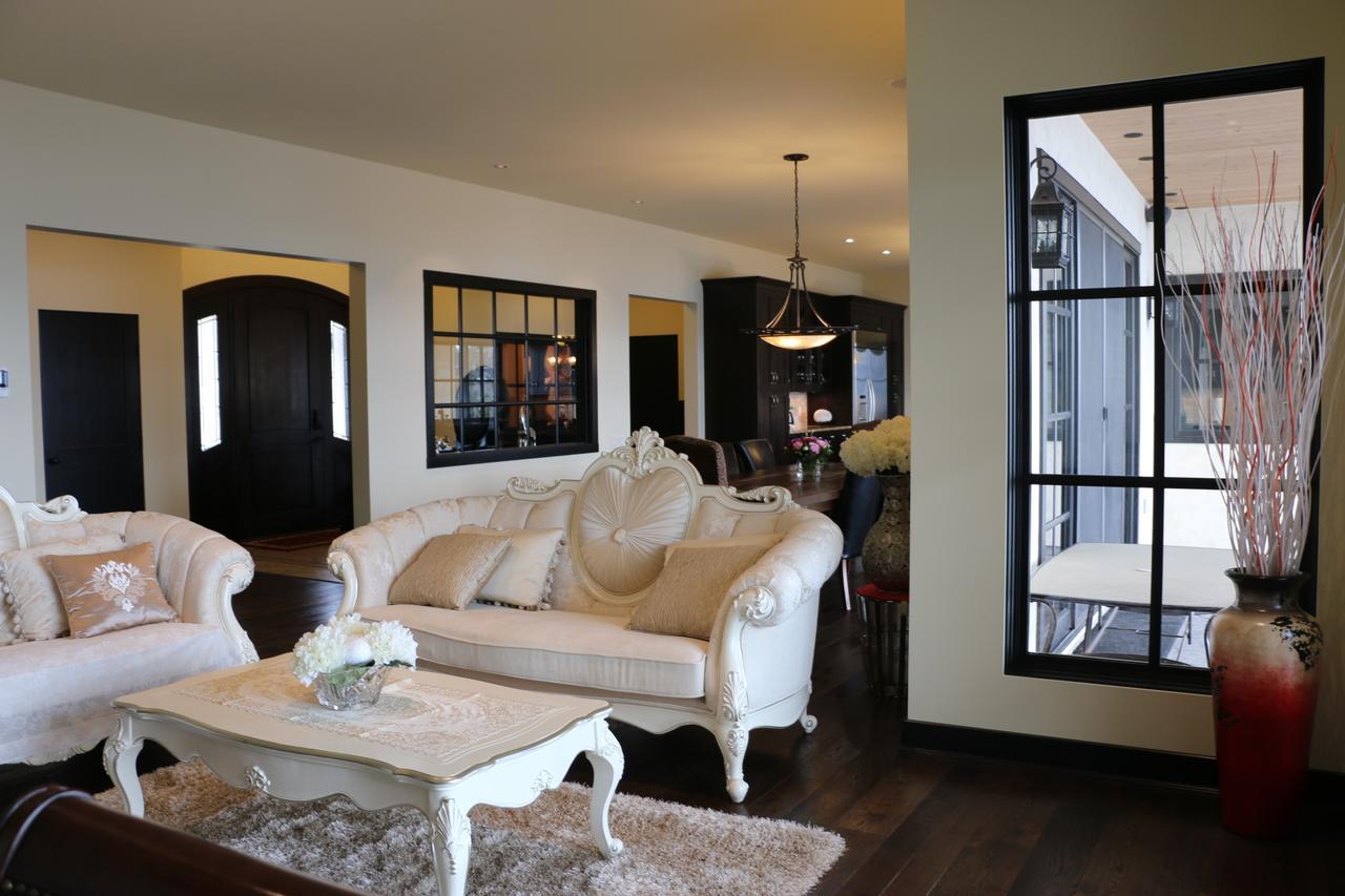 Mission Hill Lake View Villa West Kelowna Exteriör bild